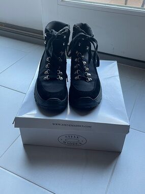 Steve Madden Black Chunky Hiker Boots with Metal Eyelets